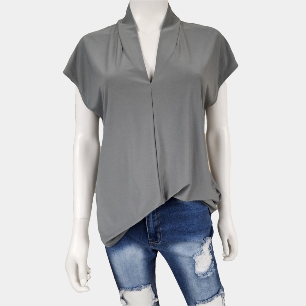 Buffalo David Bitton Gray Short Sleeve V-Neck Front Pleat Blouse Size M